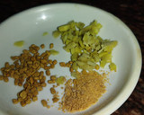 गोभी आलू की सूखी सब्जी (Gobi aloo ki sukhi sabzi recipe in Hindi) रेसिपी चरण 2 फोटो