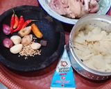 Foto langkah ke 2 dari resep Gulai Rebung Tulang Ayam.