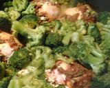 A picture of step 2 of Broccoli and chicken stove top.