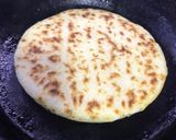 Foto del paso 4 de la receta: Arepa doble queso