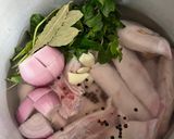 Foto del paso 1 de la receta: Sarsa de patita de chancho