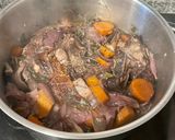 Foto del paso 2 de la receta: Asado de tira en vino tinto con papas de colores al horno