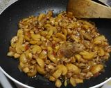 Foto langkah ke 2 dari resep Kentang tumis jamur.