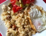 Foto del paso 5 de la receta: Migas de couscous, chorizo vegano, huevo y ensalada🌱vegetariana
