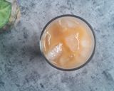 Foto langkah ke 3 dari resep Es Teh Yakult.