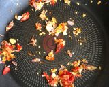 รูปขั้นตอนการทำที่ 3 ของ ข้าวไข่ข้นกะเพรากุ้ง (สูตร Low-Sodium)