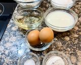 Foto del paso 1 de la receta: Pastel con cobertura crujiente de coco