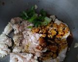 Foto langkah ke 2 dari resep Lontong isi ayam.