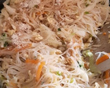 Foto langkah ke 4 dari resep Bihun Goreng Putih.
