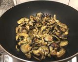 Foto del paso 1 de la receta: Berenjena a la boloñesa con toque de roquefort. Fácil todo en una sartén!!!
