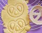 Foto langkah ke 4 dari resep Butter Cookies.
