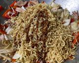Foto langkah ke 5 dari resep Mie Goreng.