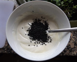 Foto del paso 2 de la receta: Fruta de temporada con crema suave de sésamo negro y chocolate