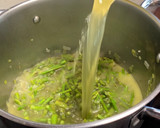 Foto del paso 4 de la receta: Crema fría de espárragos verdes con tomates secos