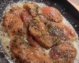 Foto del paso 9 de la receta: Pollo a las finas hierbas con una salsa de chile Chilhuacle