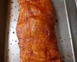 Kolbásszal töltött karaj, vele sült burgonyával recept fázis 4 fotója