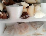 Hình bước làm 3 của món Kem chuối bịch nhà làm