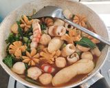 Foto langkah ke 10 dari resep Steamboat Tom Yum.