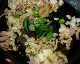 A picture of step 5 of Maharashtrian Kanda Poha.