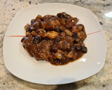 Foto del paso 8 de la receta: Pollo con tocino entreverado y salsa de vino