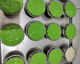 Foto langkah ke 3 dari resep Bolu Kukus Mekar Semangka.