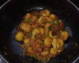 মটরশুঁটি দিয়ে আলুর দম(Matarsuti diye aloor dum recipe in Bengali) রেসিপি ধাপ - 5 ছবি