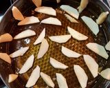Foto del paso 4 de la receta: • Torta invertida de manzana 🍎 •