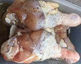 รูปขั้นตอนการทำที่ 1 ของ น่องไก่ต้มตุ๋น