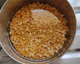 A picture of step 1 of Chana dal sundal.