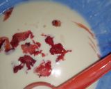 A picture of step 2 of Strawberry pancake.