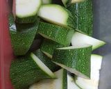 Hình bước làm 2 của món Canh bí ngòi nấu gà