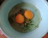 Foto langkah ke 5 dari resep Telur Geprek Sambal Matah.