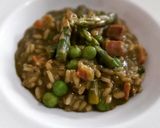 Foto del paso 11 de la receta: Risotto verde de guisantes y espárragos con panceta