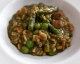Foto del paso 11 de la receta: Risotto verde de guisantes y espárragos con panceta