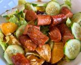 Hình bước làm 4 của món 🌱 Salad Dầu Dấm Xúc Xích Chay