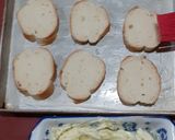 Foto langkah ke 3 dari resep Garlic Bread.