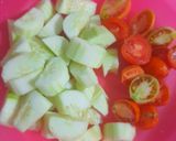 Foto langkah ke 1 dari resep Ayam Timun Kuah Kecap.