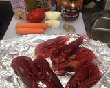 Foto del paso 1 de la receta: Merluza de pincho en salsa de carabineros