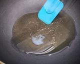 A picture of step 4 of Suji katli halwa.