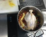 Hình bước làm 5 của món Gà hầm sâm Hàn Quốc