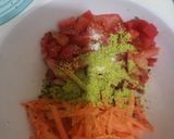Foto del paso 2 de la receta: Pollo desmenuzado en salsa de tomate..