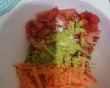 Foto del paso 2 de la receta: Pollo desmenuzado en salsa de tomate..