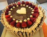 Foto del paso 9 de la receta: Torta cumpleaños súper fácil de chocolate, frutillas y chantillí