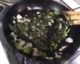Foto del paso 1 de la receta: Huevos con espinacas de Maggie