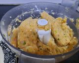 A picture of step 3 of Chicken reshmi kabab.