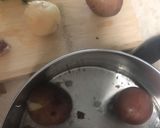 A picture of step 1 of Dum Aloo.