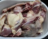 Hình bước làm 1 của món Vịt kho gừng