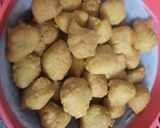 A picture of step 9 of मूंगदाल, बीटरूट कांजी बड़ा.