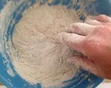 Foto del passaggio 2 della ricetta Pinsa romana