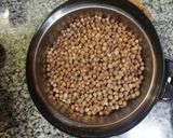 Foto del paso 2 de la receta: Cubos de cerdo especiados con papas, acelga y porotos colorados
